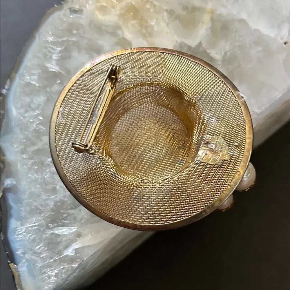 Vintage, Super Cute Gold Mesh and Pearl Hat Brooch